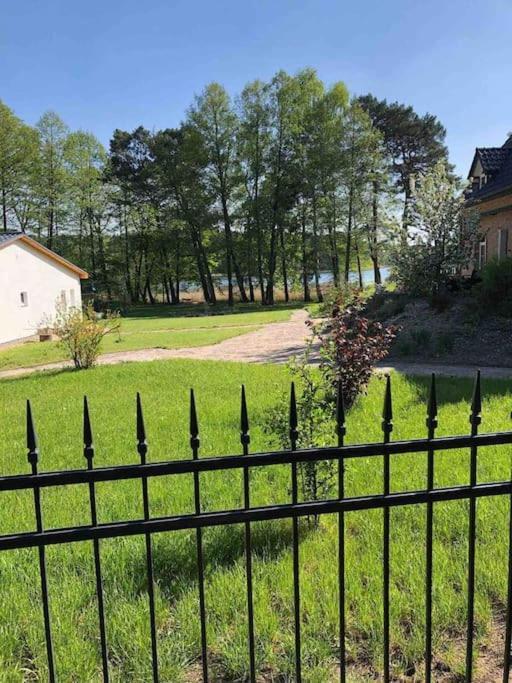 Penthouse Bernd Im Waldschloesschen Direkt Am See Вендиш Риц Екстериор снимка